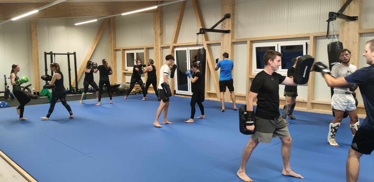 Muay Thai - Kickboxen - Boxen